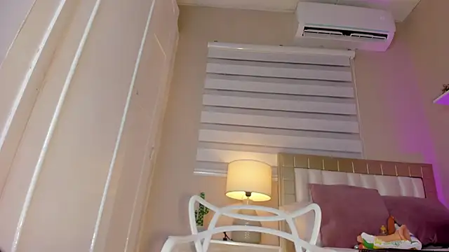 zoe sky  online show from 03.06.25