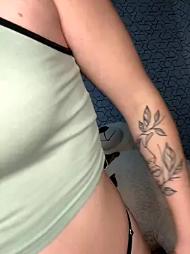 Snapshot of Tatti-Go chatting on 11.21.25 Tatti-Go online show from 11.21.25