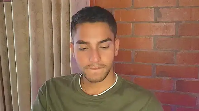 Snapshot of Leandro_valenzuela chatting on 02.04.25 Leandro valenzuela online show from 02.04.25