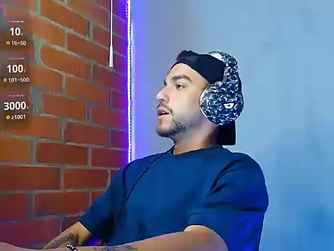 Snapshot of Leandro_valenzuela chatting on 10.25.25 Leandro valenzuela online show from 10.25.25