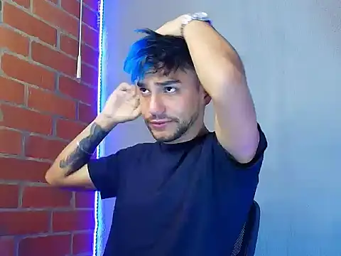 Snapshot of Leandro_valenzuela chatting on 11.08.25 Leandro valenzuela online show from 11.08.25