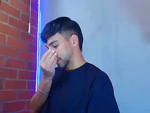 Snapshot of Leandro_valenzuela chatting on 11.10.25 Leandro valenzuela online show from 11.10.25