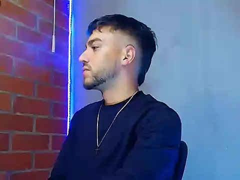 Snapshot of Leandro_valenzuela chatting on 11.15.25 Leandro valenzuela online show from 11.15.25