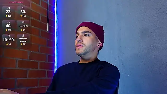 Snapshot of Leandro_valenzuela chatting on 01.08.26 Leandro valenzuela online show from 01.08.26