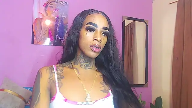 Snapshot of badgirls_cx chatting on 10.31.25 badgirls cx online show from 10.31.25