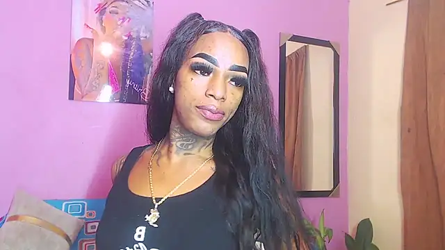 Snapshot of badgirls_cx chatting on 11.01.25 badgirls cx online show from 11.01.25