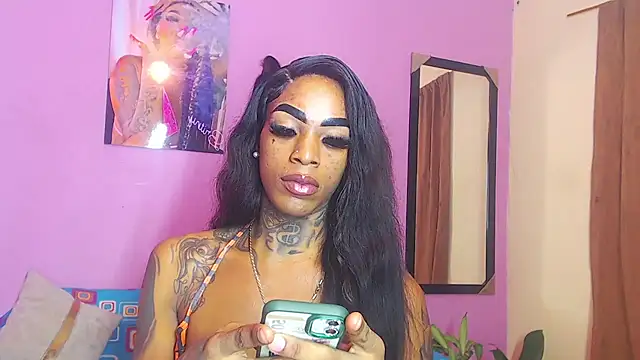 Snapshot of badgirls_cx chatting on 11.08.25 badgirls cx online show from 11.08.25