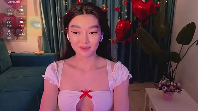 Snapshot of AudreyMell chatting on 02.17.25 AudreyMell online show from 02.17.25