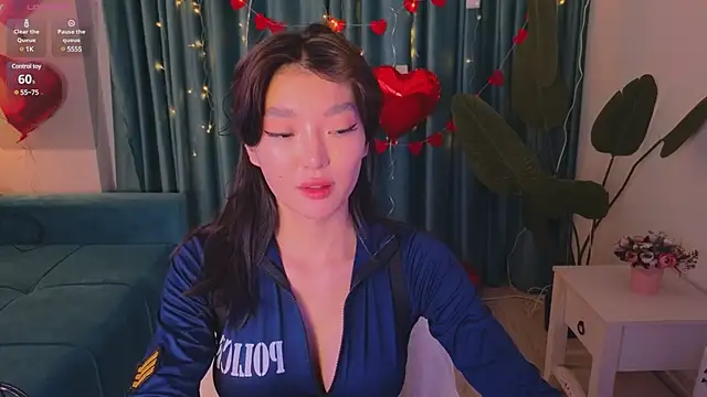 Snapshot of AudreyMell chatting on 02.20.25 AudreyMell online show from 02.20.25