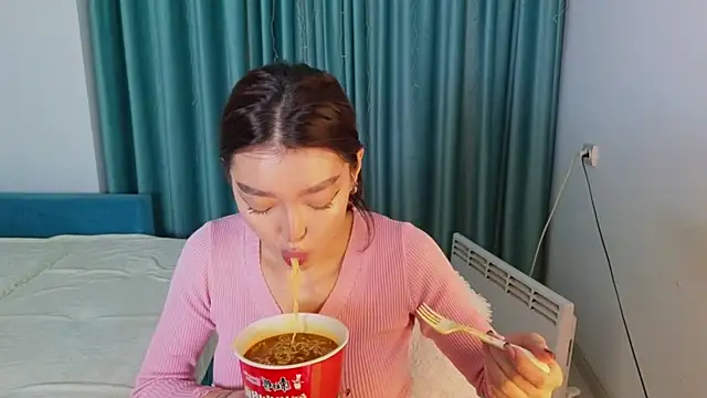 Snapshot of AudreyMell chatting on 10.13.25 AudreyMell online show from 10.13.25