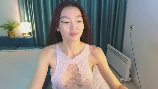 Snapshot of AudreyMell chatting on 11.03.25 AudreyMell online show from 11.03.25