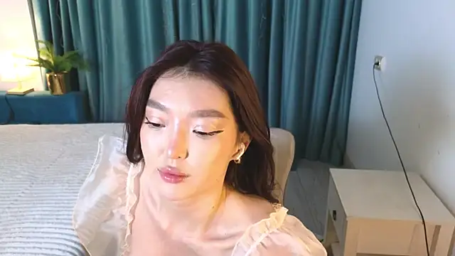 Snapshot of AudreyMell chatting on 11.16.25 AudreyMell online show from 11.16.25