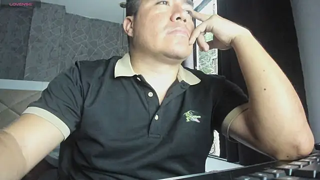 Snapshot of Jhonatan_Morales_S chatting on 02.28.25 Jhonatan Morales S online show from 02.28.25