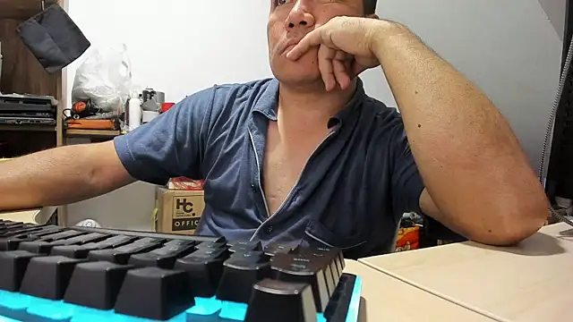 Jhonatan Morales S online show from 11.21.25