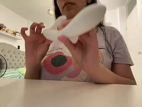 ForeverLola2024 online show from 03.04.25