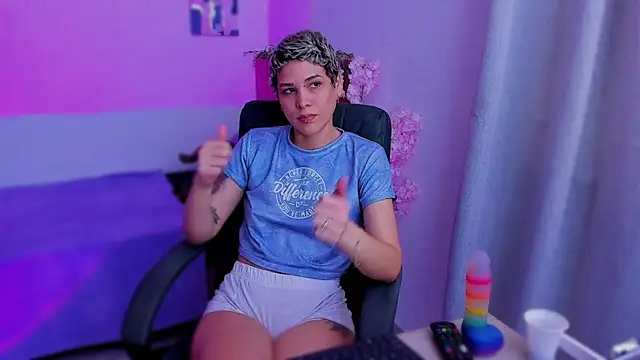 Charlee pink online show from 11.29.25