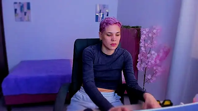 Charlee pink online show from 12.05.25