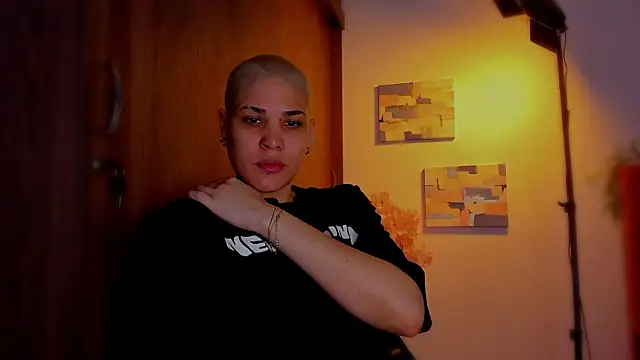 Charlee pink online show from 03.12.26