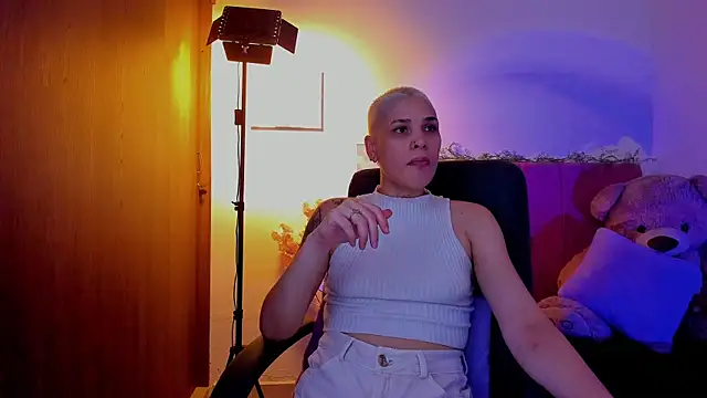 Charlee pink online show from 04.15.26