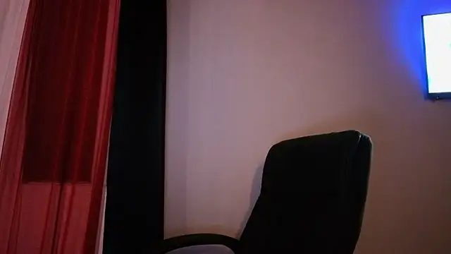Charlee pink online show from 07.12.26