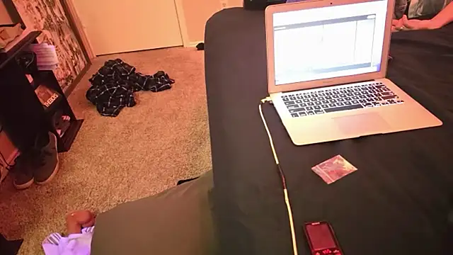 Snapshot of ChillzPnp chatting on 11.22.25 ChillzPnp online show from 11.22.25