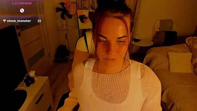 Snapshot of masha19981 chatting on 10.14.25 masha19981 online show from 10.14.25