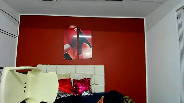 Abrillee1 online show from 01.08.25