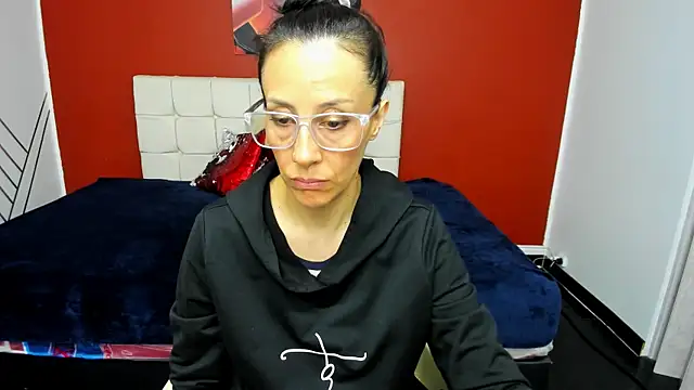 Abrillee1 online show from 01.11.25