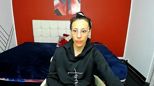 Abrillee1 online show from 01.12.25