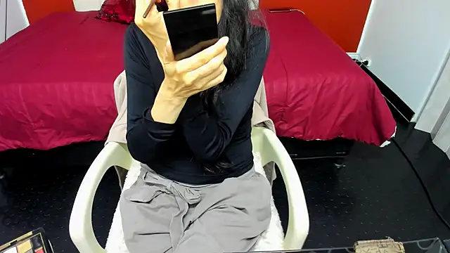 Abrillee1 online show from 01.31.25