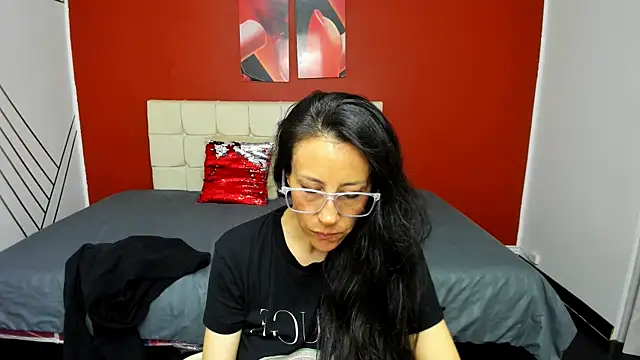 Abrillee1 online show from 02.08.25