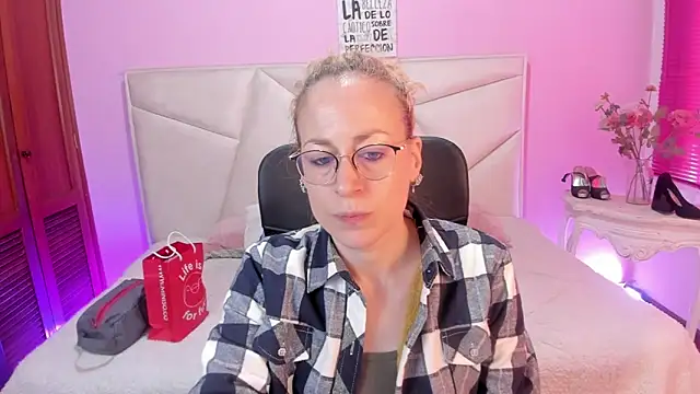 Snapshot of SammySanders chatting on 01.18.26 SammySanders online show from 01.18.26