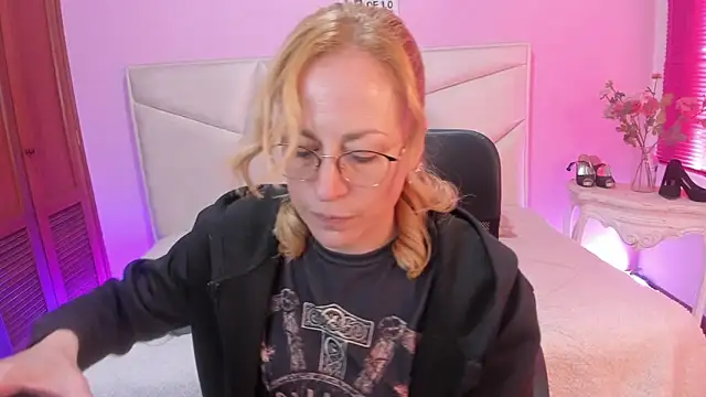 Snapshot of SammySanders chatting on 02.12.26 SammySanders online show from 02.12.26