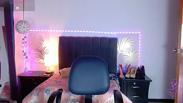 Snapshot of Julietacollins06 chatting on 02.13.25 Julietacollins06 online show from 02.13.25