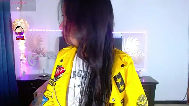 Snapshot of Julietacollins06 chatting on 02.18.25 Julietacollins06 online show from 02.18.25