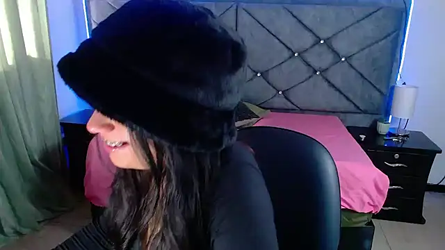 Snapshot of Julietacollins06 chatting on 09.19.25 Julietacollins06 online show from 09.19.25