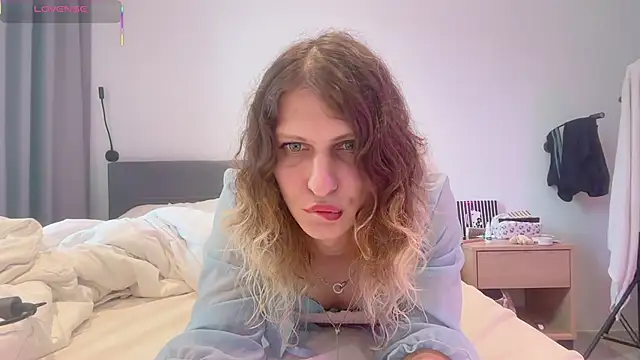 Alice Pinkhead online show from 11.04.25