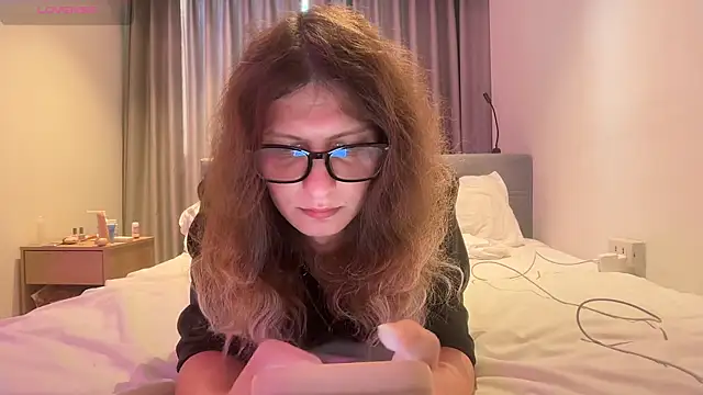 Alice Pinkhead online show from 04.20.26