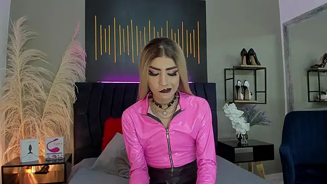 BrianaSchafer online show from 02.17.25