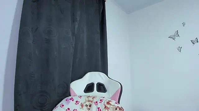 Snapshot of SophieWoods_ chatting on 03.20.25 SophieWoods  online show from 03.20.25