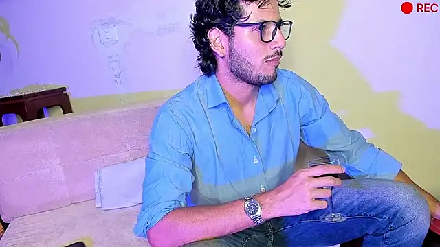 Nicholasrodrii online show from 12.20.24