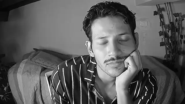 Nicholasrodrii online show from 06.20.26