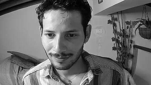 Nicholasrodrii online show from 06.25.26