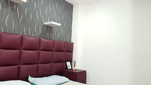 brianaGuzman online show from 09.20.25