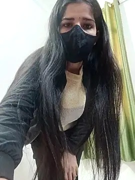 Snapshot of aaliya_bhattt chatting on 12.20.24 aaliya bhattt online show from 12.20.24