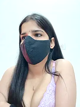 Snapshot of aaliya_bhattt chatting on 12.26.24 aaliya bhattt online show from 12.26.24