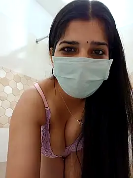 Snapshot of aaliya_bhattt chatting on 12.27.24 aaliya bhattt online show from 12.27.24