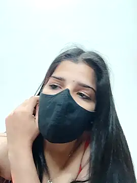 Snapshot of aaliya_bhattt chatting on 12.31.24 aaliya bhattt online show from 12.31.24