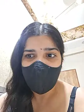 Snapshot of aaliya_bhattt chatting on 08.08.26 aaliya bhattt online show from 08.08.26
