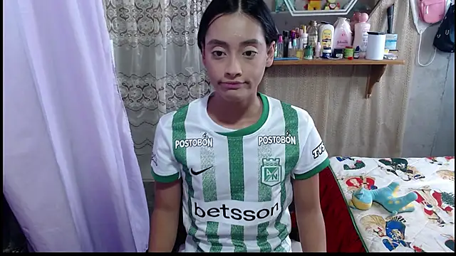 Lunawillis online show from 12.17.25